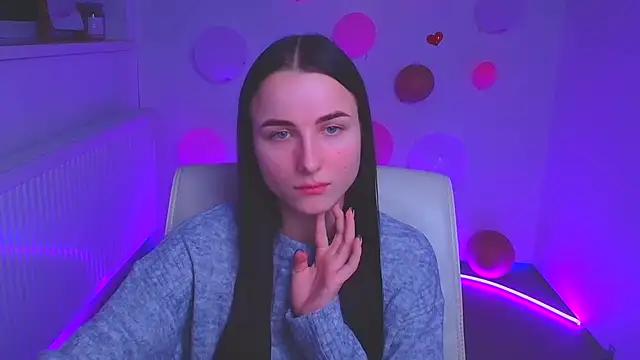 Discover our girls online shows and discover the company of countless livestreamers, with stunning shapes, sex toys and more.