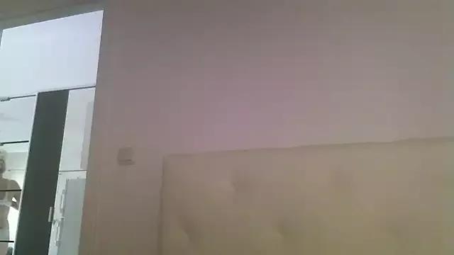 EvaaMina from StripChat is Freechat