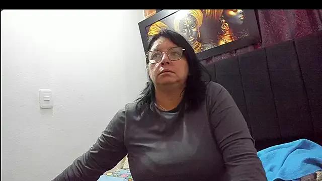 Evaaross_2345 from StripChat