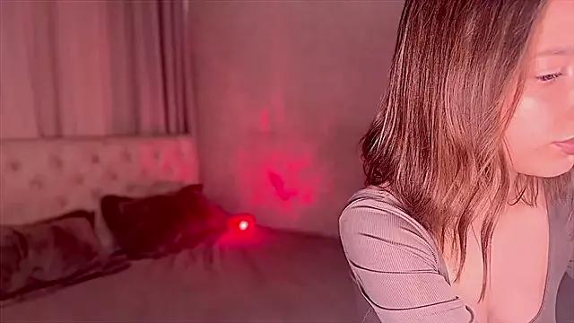 EvaAtom from StripChat