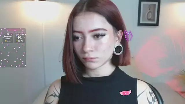 Discover our girls online shows and discover the company of countless livestreamers, with stunning shapes, sex toys and more.