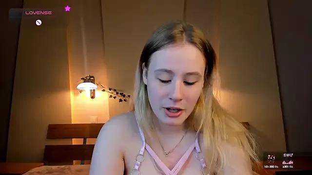 EveArthurs from StripChat