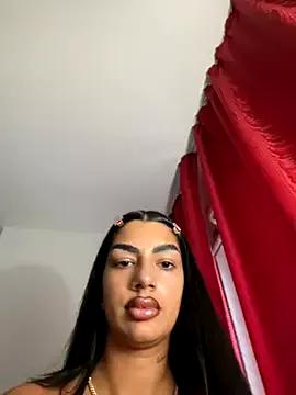 Discover our girls online shows and discover the company of countless livestreamers, with stunning shapes, sex toys and more.