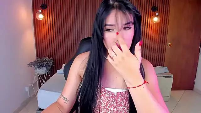 evelin_lopezz from StripChat is Freechat