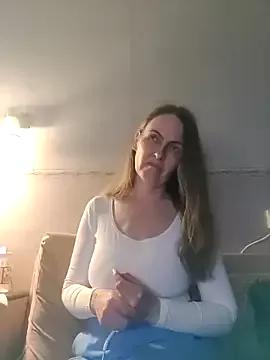 Evelina_cute from StripChat