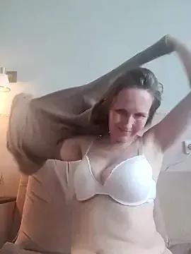 Evelina_cute from StripChat