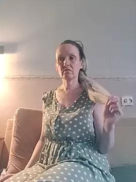 Evelina_cute from StripChat