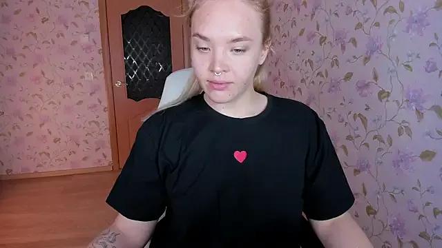 EvelinaDarling from StripChat