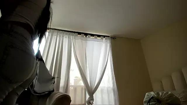 evely_coelloo from StripChat