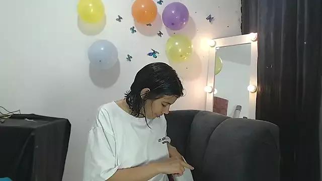 evelyn_blake from StripChat