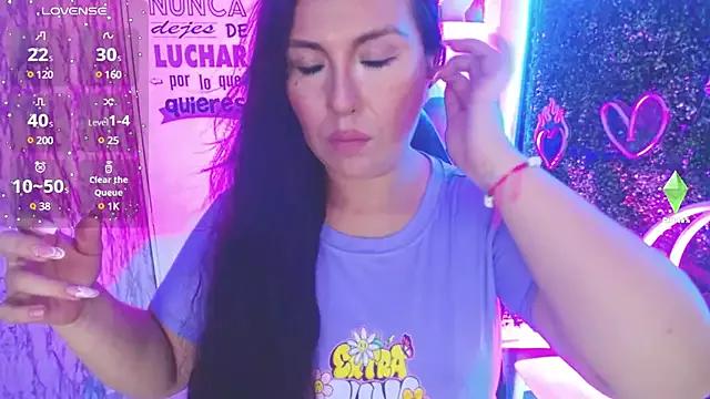 evelyn_mature19 from StripChat