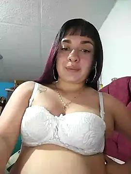 Evelyn_pink1 from StripChat