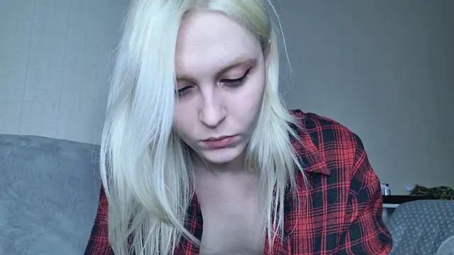 Evelyn_rabbit from StripChat