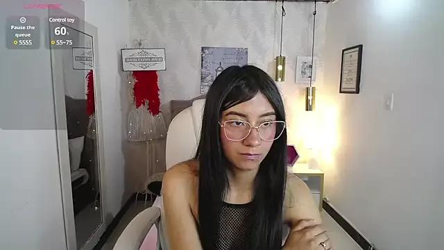 evelyn_rose_tk from StripChat