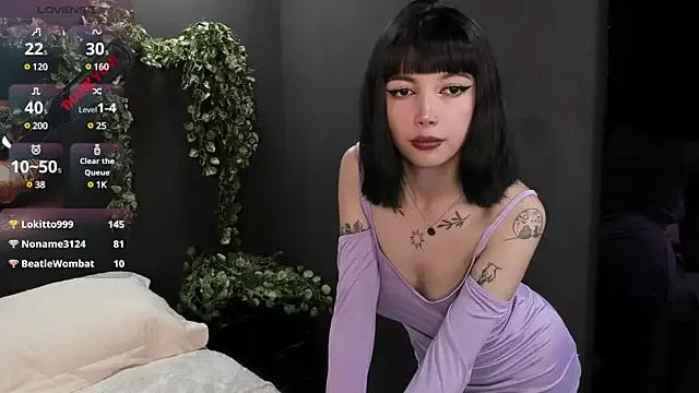 Discover our girls online shows and discover the company of countless livestreamers, with stunning shapes, sex toys and more.