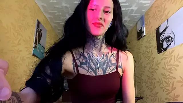 EvelynDiamond from StripChat is Freechat