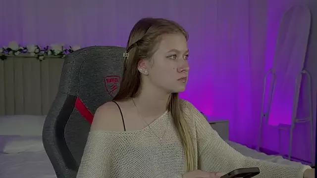 EveMundie from StripChat