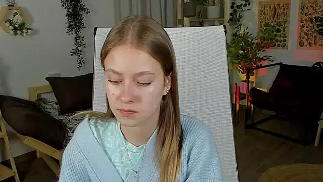 EveMundie from StripChat