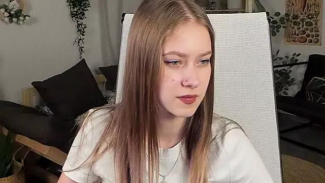 EveMundie from StripChat