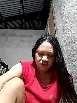 Everleigh_mom from StripChat is Freechat