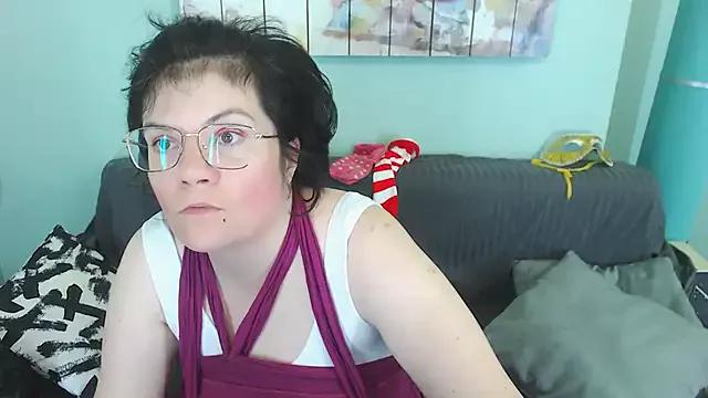 EverlyRays from StripChat
