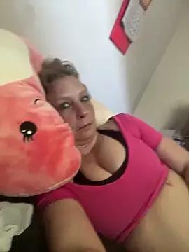 Everlyrose27 from StripChat