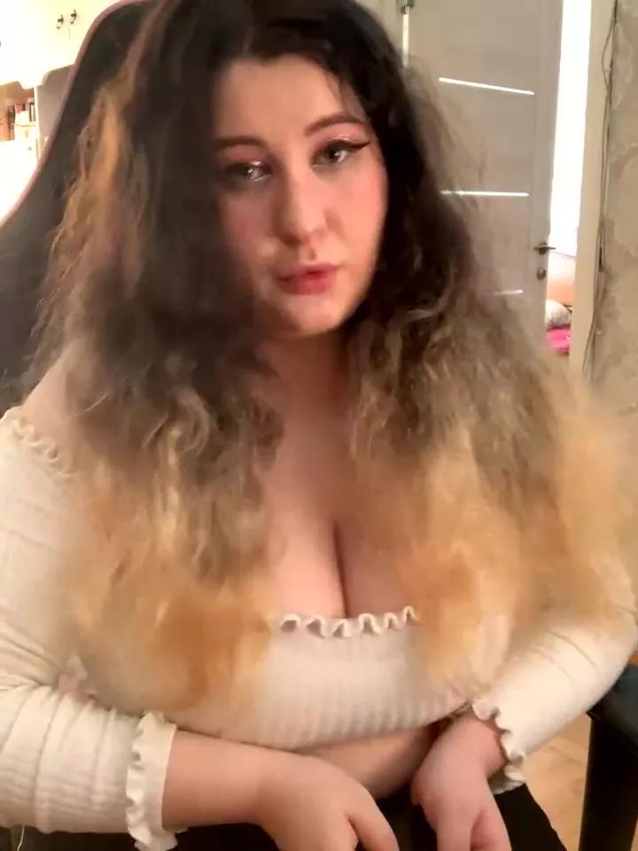 Evie_Pie from StripChat