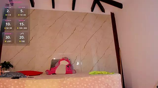 Evonye_Hills from StripChat is Freechat