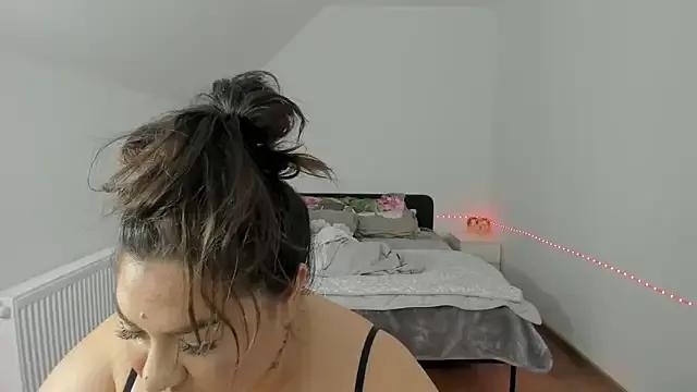 EvvaBBW from StripChat