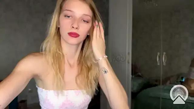 Evvie_Summn1 from StripChat