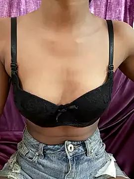 Photos of Exclusive_Beauty from StripChat is Freechat