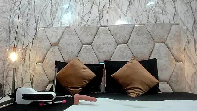 EXOTIC_EBONY_ from StripChat is Freechat