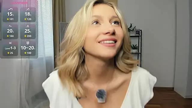 FaaBinaa from StripChat is Freechat