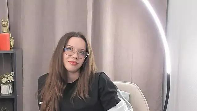 FabiolaCowing webcams show profile image 