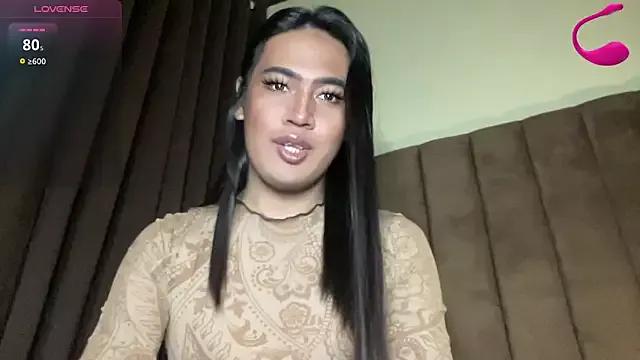 fallon_empress143 from StripChat