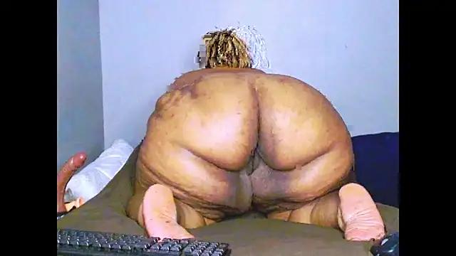 fatafricanqueen from StripChat