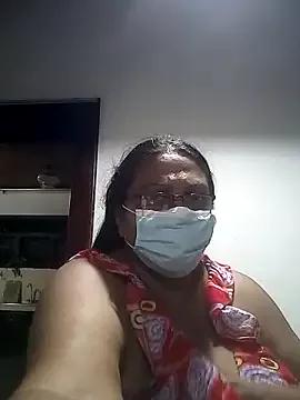 FemMom from StripChat