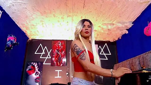 Discover our girls online shows and discover the company of countless livestreamers, with stunning shapes, sex toys and more.