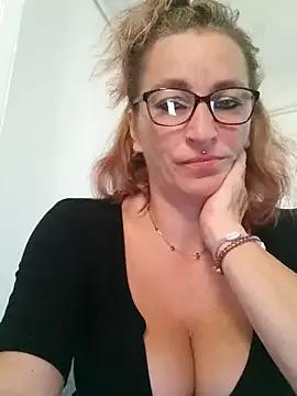 Fifi83Bell from StripChat is Freechat