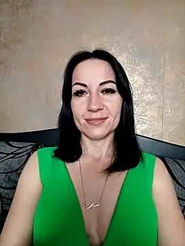 Discover our girls online shows and discover the company of countless livestreamers, with stunning shapes, sex toys and more.