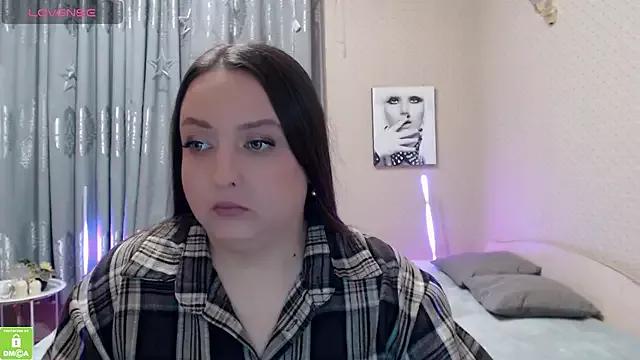 FireSue from StripChat is Freechat