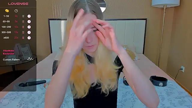 Discover our girls online shows and discover the company of countless livestreamers, with stunning shapes, sex toys and more.