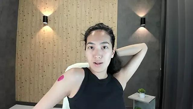 Discover our girls online shows and discover the company of countless livestreamers, with stunning shapes, sex toys and more.