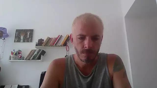 foxxxyntrippy from StripChat