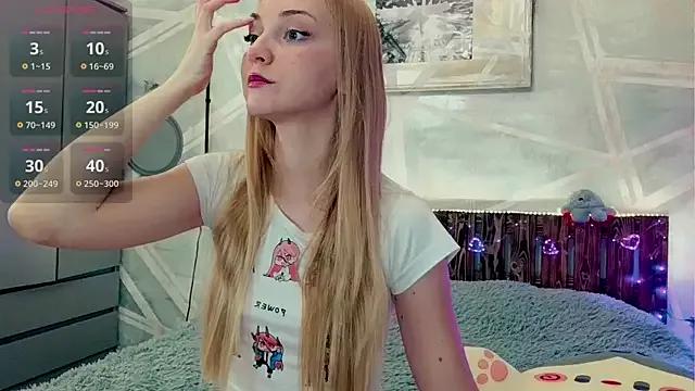 FoxyBlondie from StripChat is Freechat