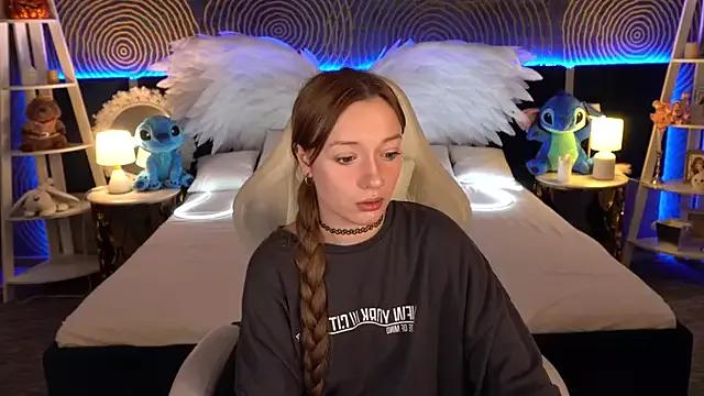 FoxyMayy from StripChat is Freechat