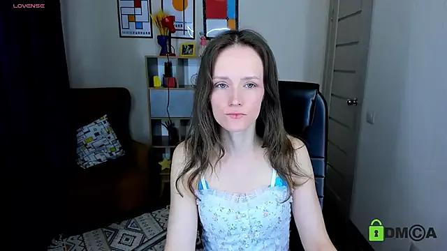 Discover our girls online shows and discover the company of countless livestreamers, with stunning shapes, sex toys and more.