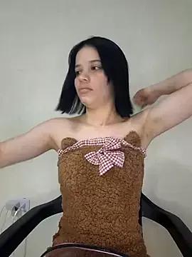 Discover our girls online shows and discover the company of countless livestreamers, with stunning shapes, sex toys and more.