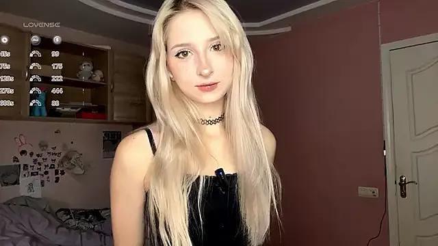 FridaAaberg from StripChat is Freechat