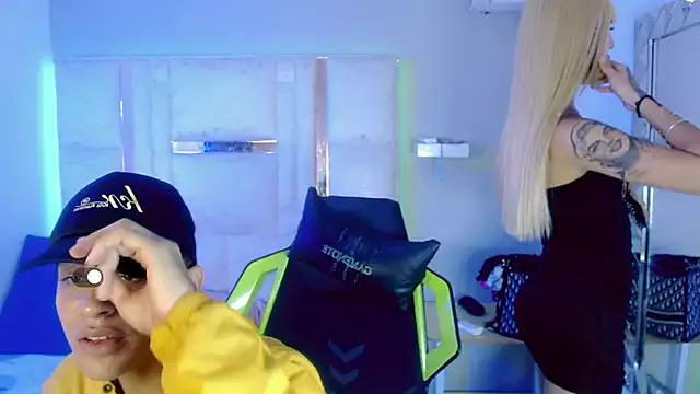 Discover our girls online shows and discover the company of countless livestreamers, with stunning shapes, sex toys and more.